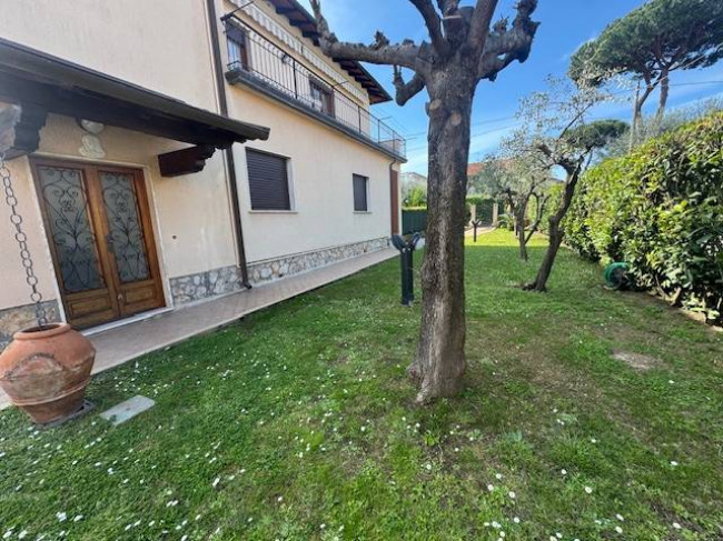 Appartamento in Affitto a Seravezza