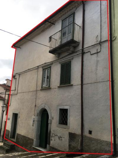 Casa singola con orto in Vendita a Castelverrino