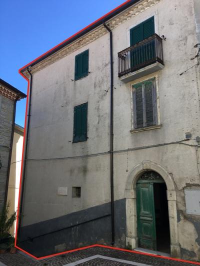 Detached house for Sale to Belmonte del Sannio