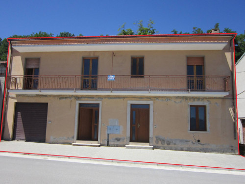 Detached house for Sale to Castelguidone