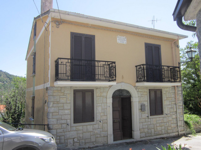 Detached house for Sale to Agnone