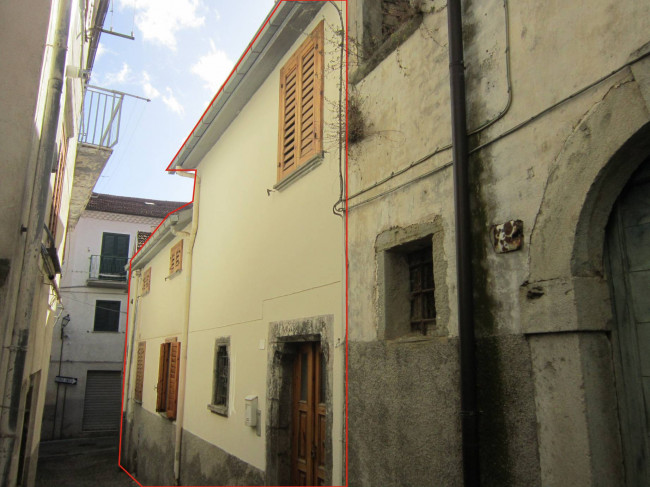 Detached multi-storey house for Sale to Agnone