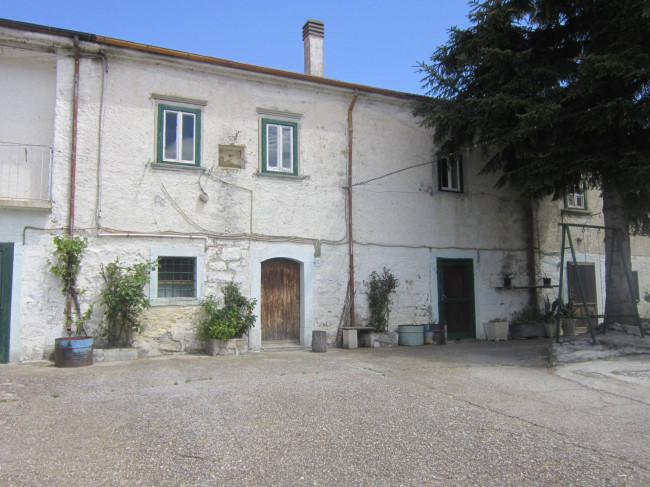 Rustic/House for Sale to Agnone