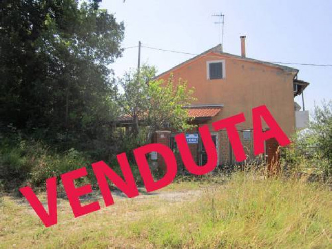 Renovated Farmhouse for Sale to Schiavi di Abruzzo