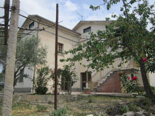 Rustic/House for Sale to Trivento