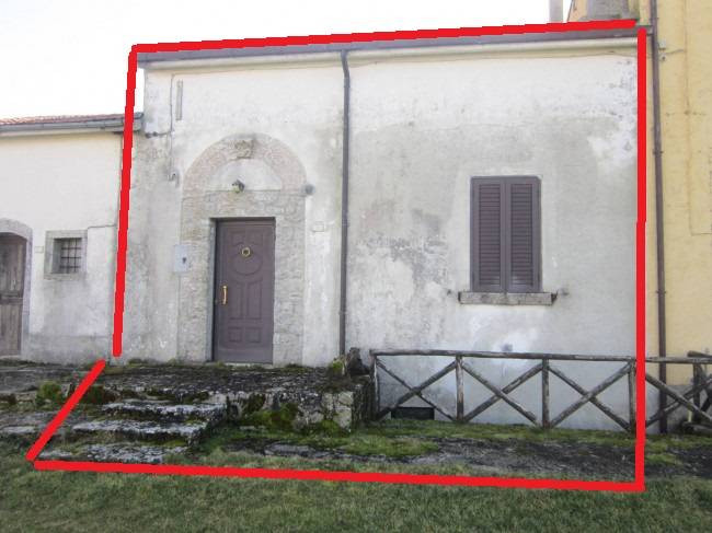 Terreno con casa ristrutturata in Vendita a Vastogirardi