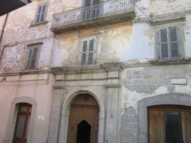 Palazzo antico in Vendita a Poggio Sannita
