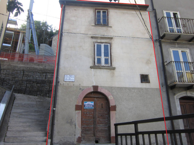 Casa da ristrutturare in Vendita a Castiglione Messer Marino
