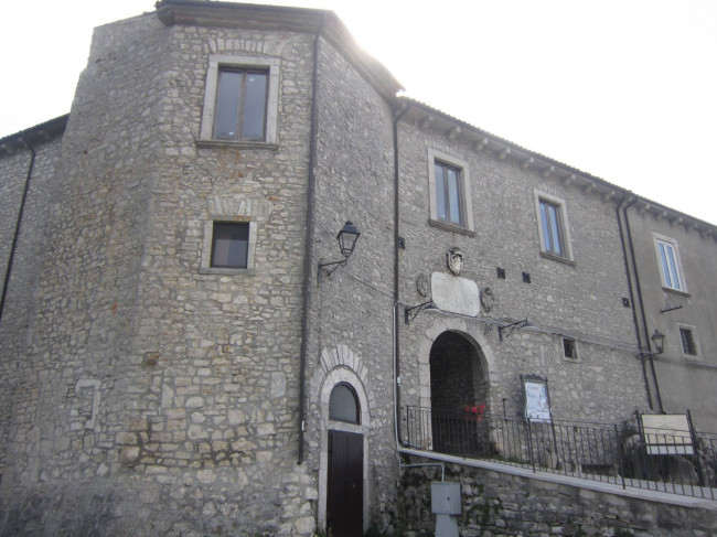 Appartamento in antico palazzo nobiliare in Vendita a Vastogirardi