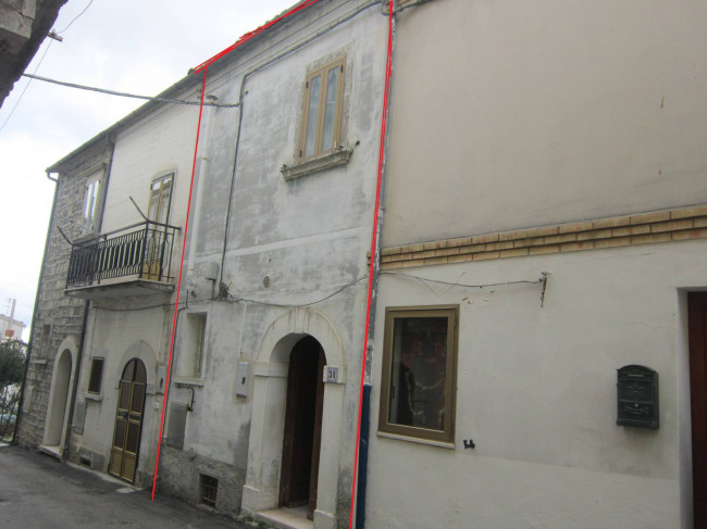 Detached multi-storey house for Sale to Roio del Sangro