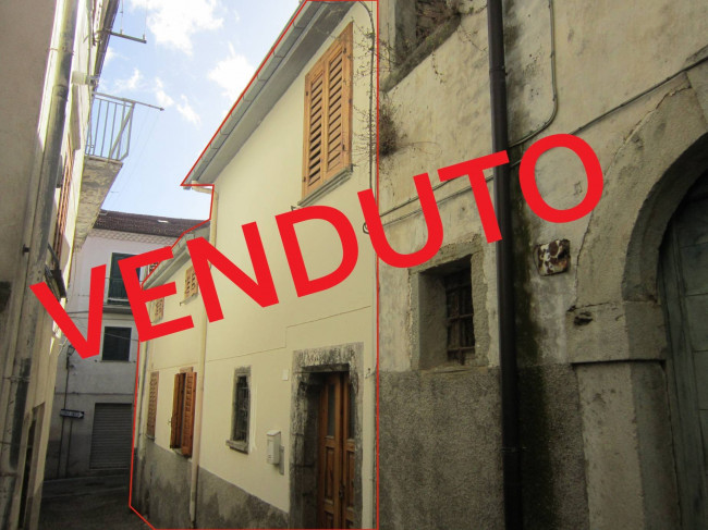 Detached multi-storey house for Sale to Agnone