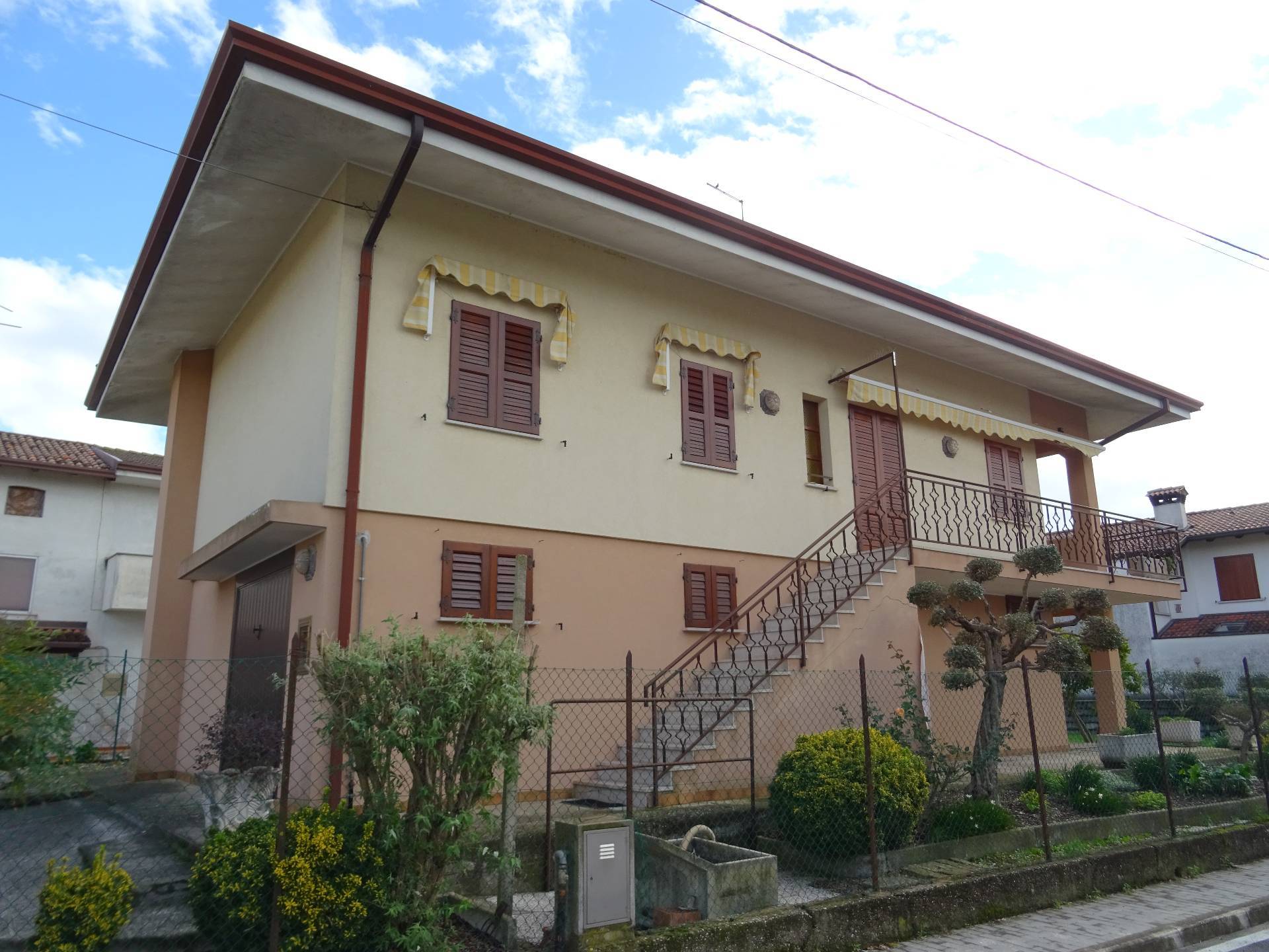 Casa indipendente in vendita a Carlino (UD)