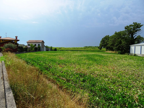 Terreno edificabile in vendita a Gonars (UD)