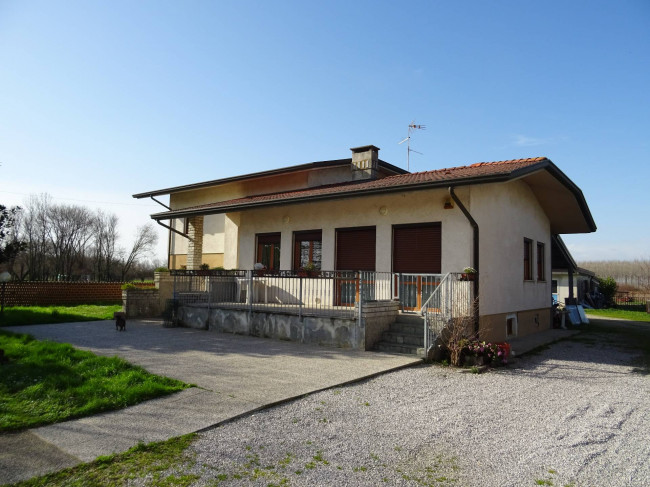 Casa indipendente in vendita a Muzzana Del Turgnano (UD)