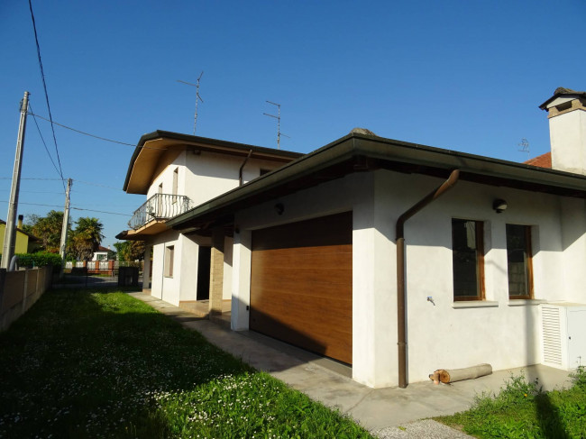 Casa semi-indipendente in vendita a Porpetto (UD)