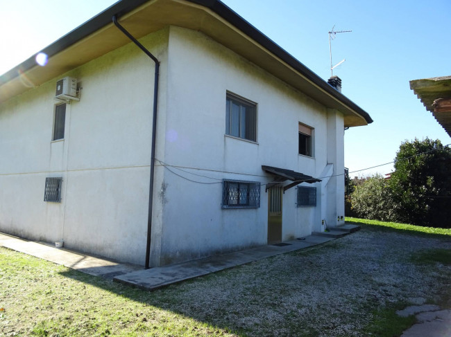 Casa indipendente in vendita a Carlino (UD)