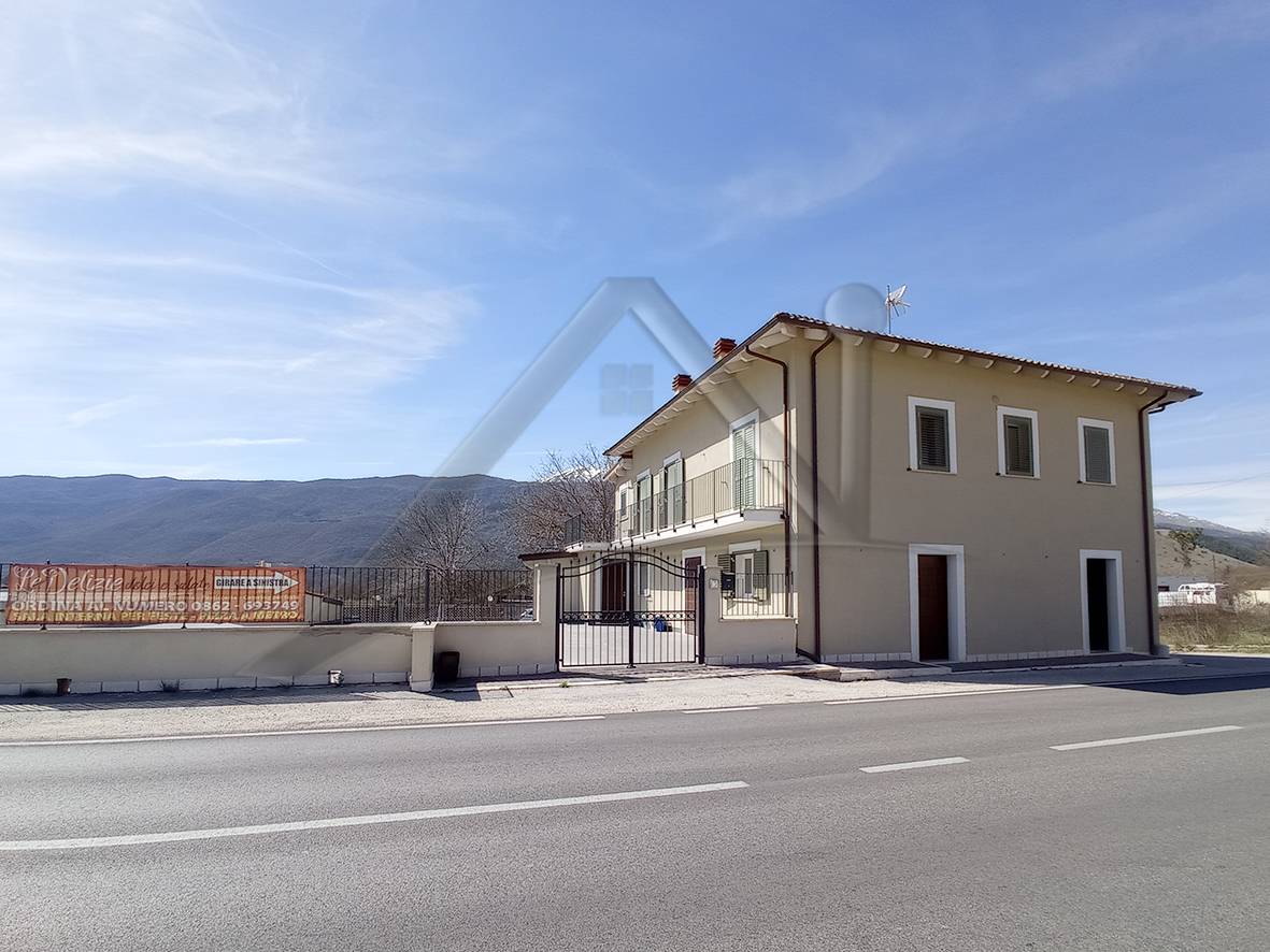 Fondo commerciale in affitto a San Demetrio Ne' Vestini (AQ)