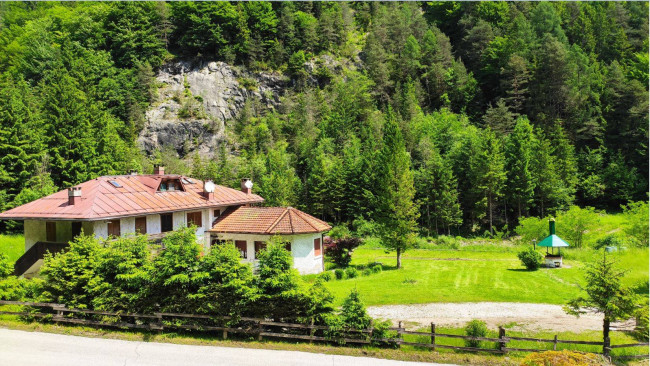 Casa indipendente in vendita a Calalzo Di Cadore (BL)