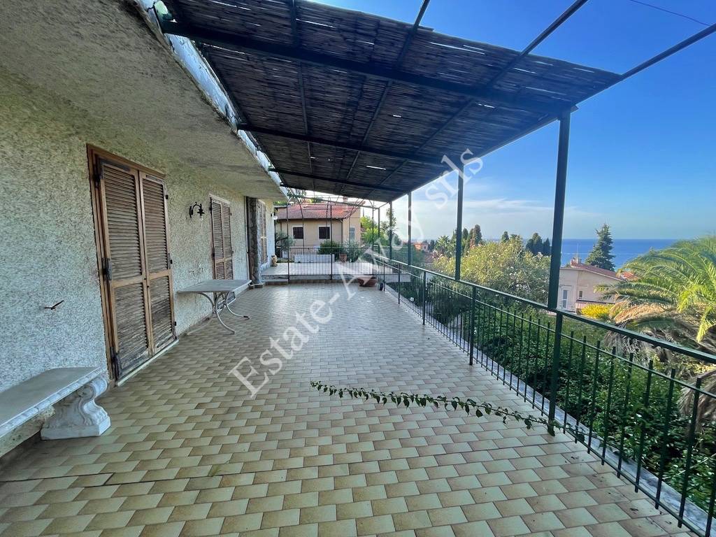 Villa in vendita a Bordighera (IM)