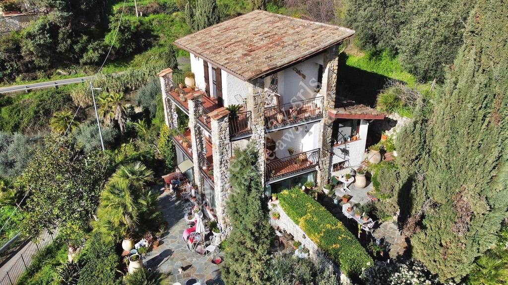 Casa indipendente in vendita a Ventimiglia (IM)