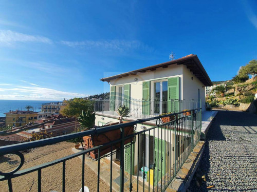 Villa in vendita a Bordighera (IM)