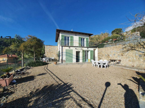 Villa in vendita a Bordighera (IM)