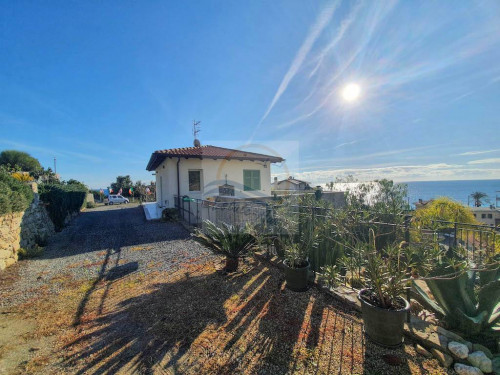 Villa in vendita a Bordighera (IM)