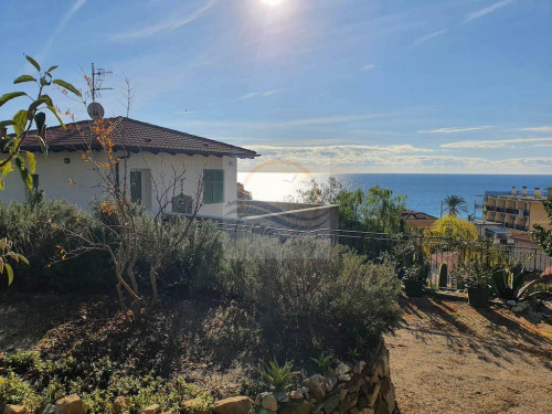 Villa in vendita a Bordighera (IM)