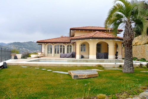 Villa in vendita a Bordighera