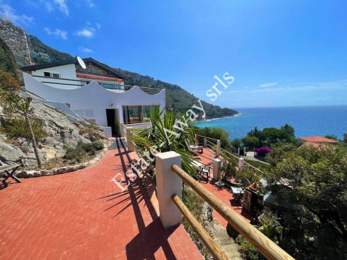 Villa in vendita a Ventimiglia (IM)