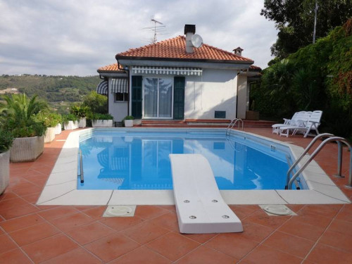 Villa in vendita a Bordighera