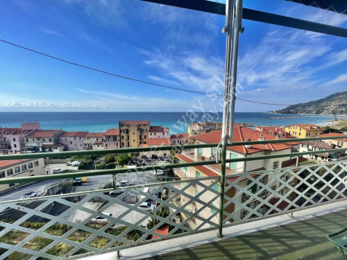 Appartamento in vendita a Ospedaletti