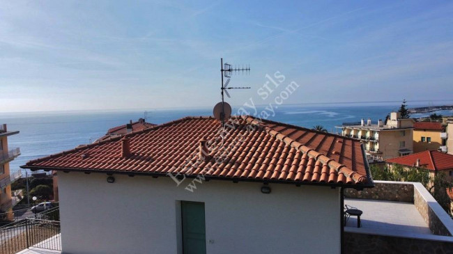 Villa in vendita a Bordighera (IM)