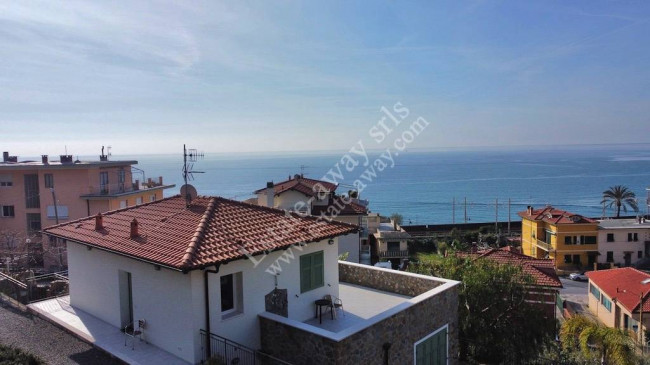 Villa in vendita a Bordighera (IM)