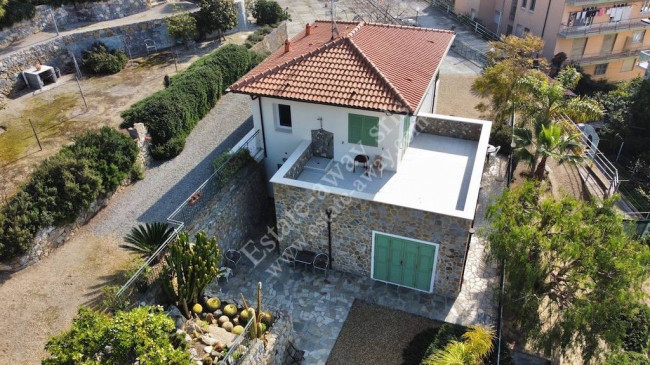 Villa in vendita a Bordighera (IM)