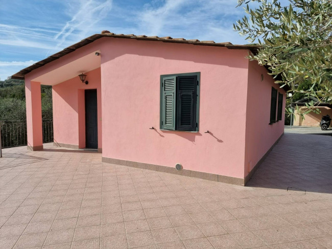 Casa singola in vendita a Imperia