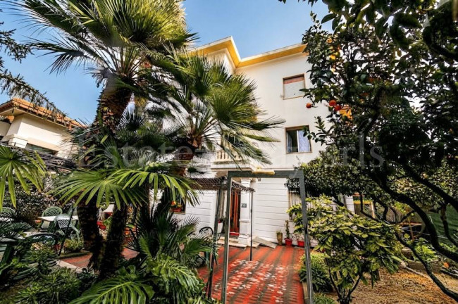 Villa in vendita a Bordighera