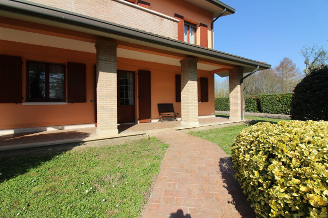 Villa bifamiliare in vendita a Conselice