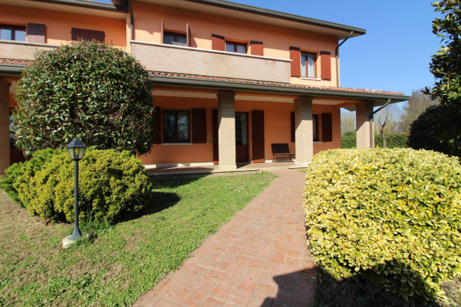 Villa bifamiliare in vendita a Conselice