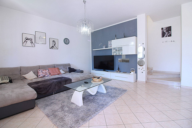 Villa bifamiliare in vendita a Conselice