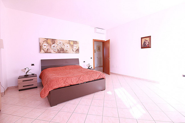 Villa bifamiliare in vendita a Conselice