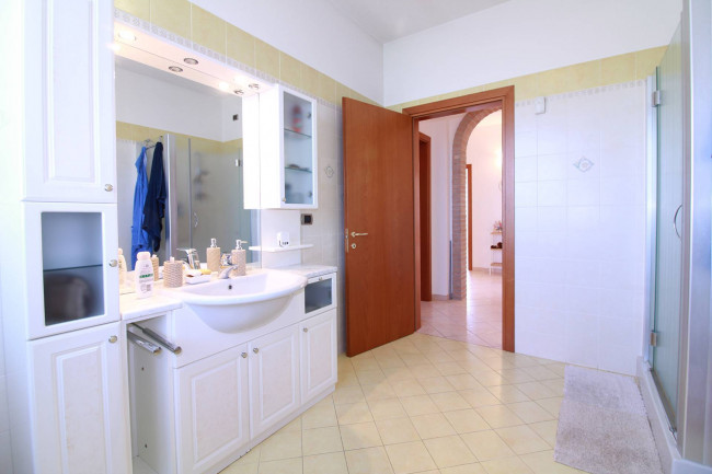 Villa bifamiliare in vendita a Conselice