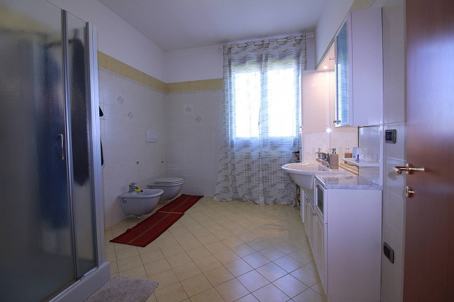 Villa bifamiliare in vendita a Conselice