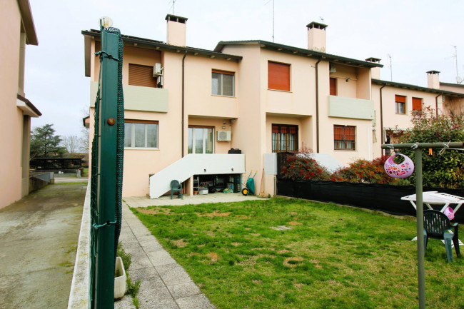 Villette a schiera in vendita a Argenta