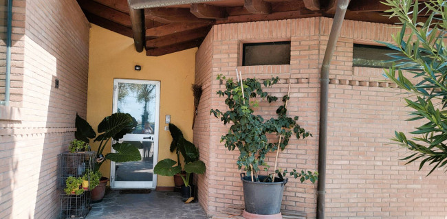 Appartamento indipendente con giardino in vendita a Argenta