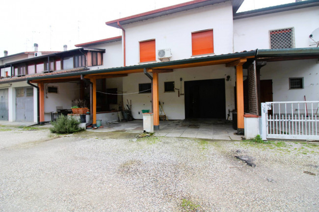 Villette a schiera in vendita a Argenta