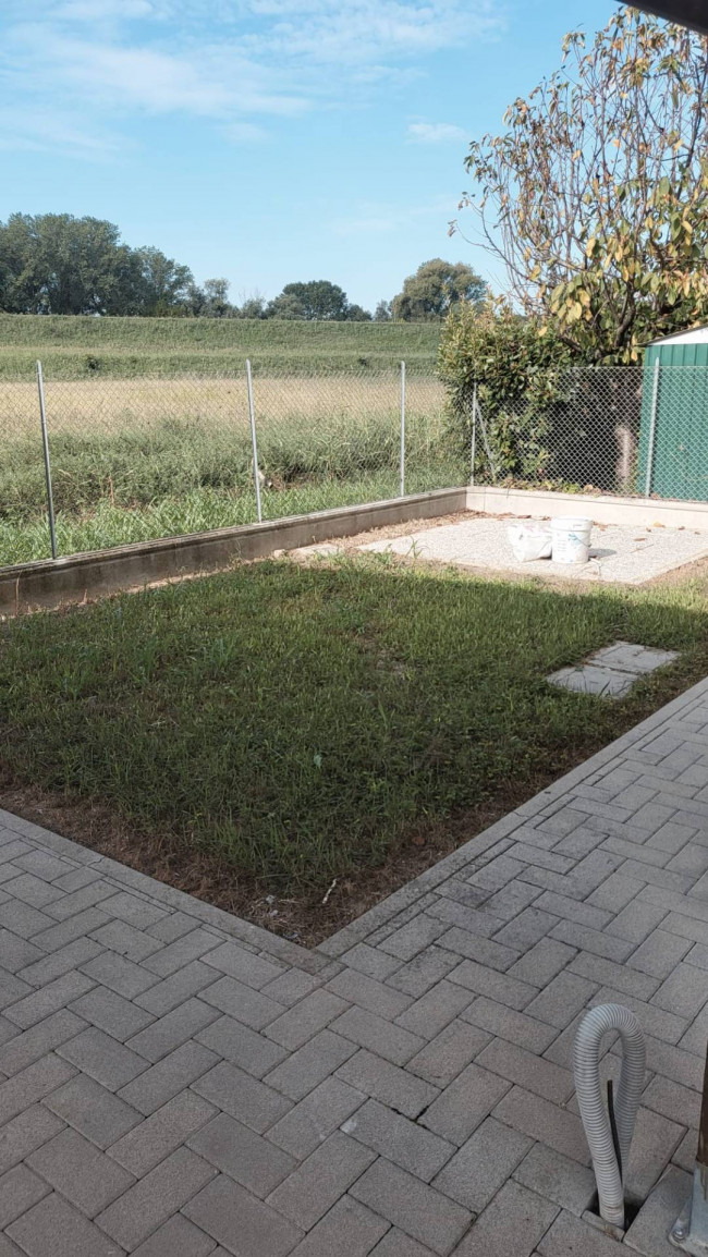 Appartamento indipendente con giardino in vendita a Argenta