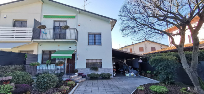 Villa in vendita a San Giuliano Milanese