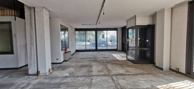 Locale commerciale in vendita a Pantigliate