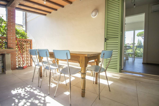 Casa indipendente in vendita a Marina Di Pietrasanta, Pietrasanta (LU)